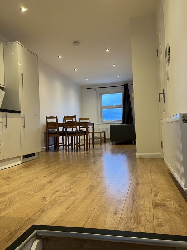 Flat Old Kent Road in Greater London