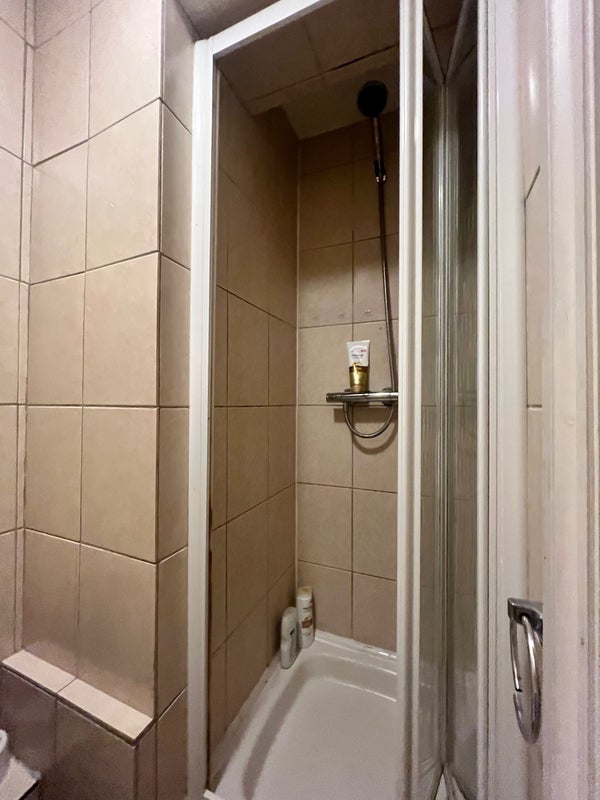 Room Westhouse Close in Greater London