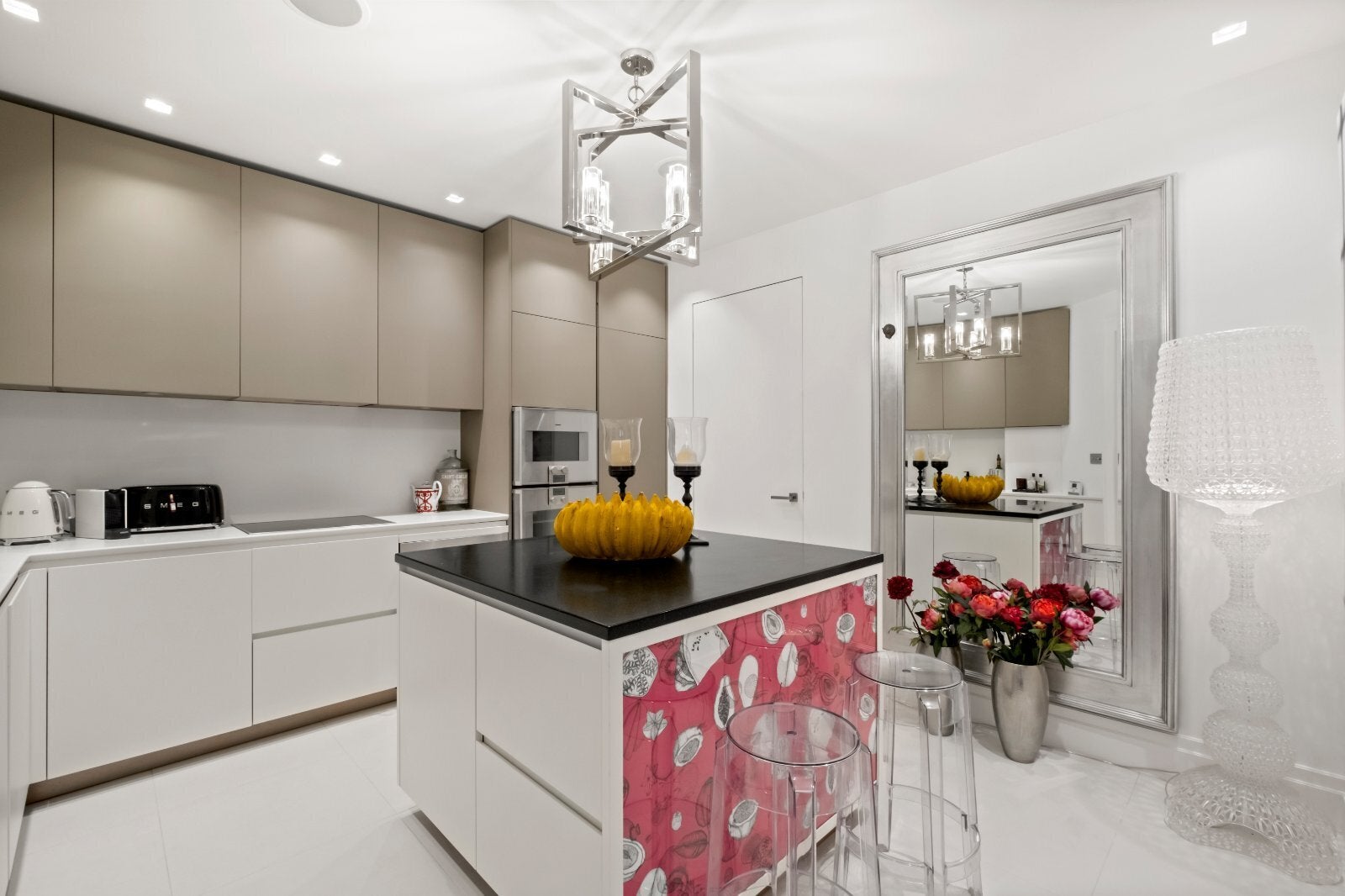 Flat Onslow Square in Greater London