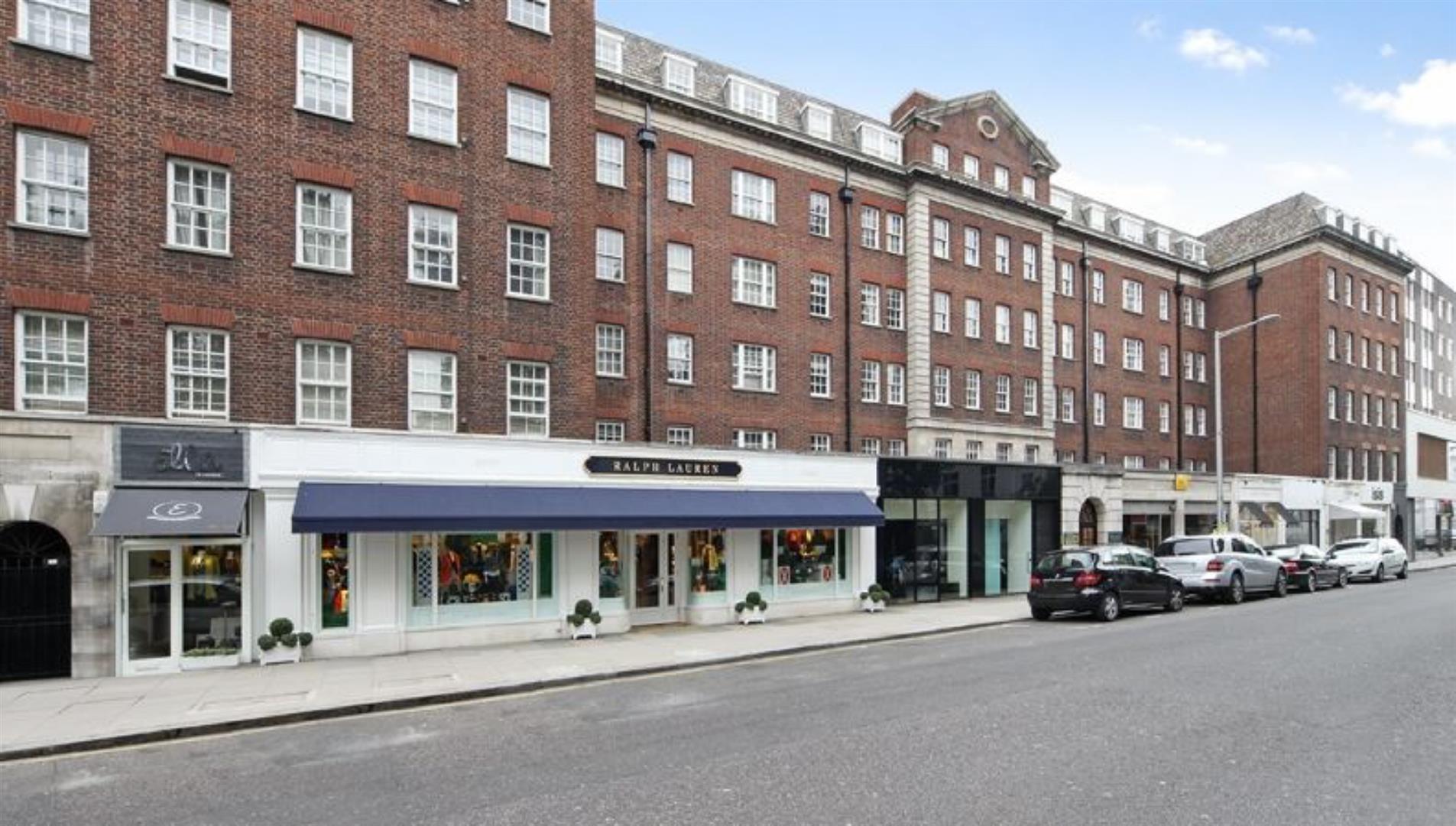 Flat Fulham Road in London