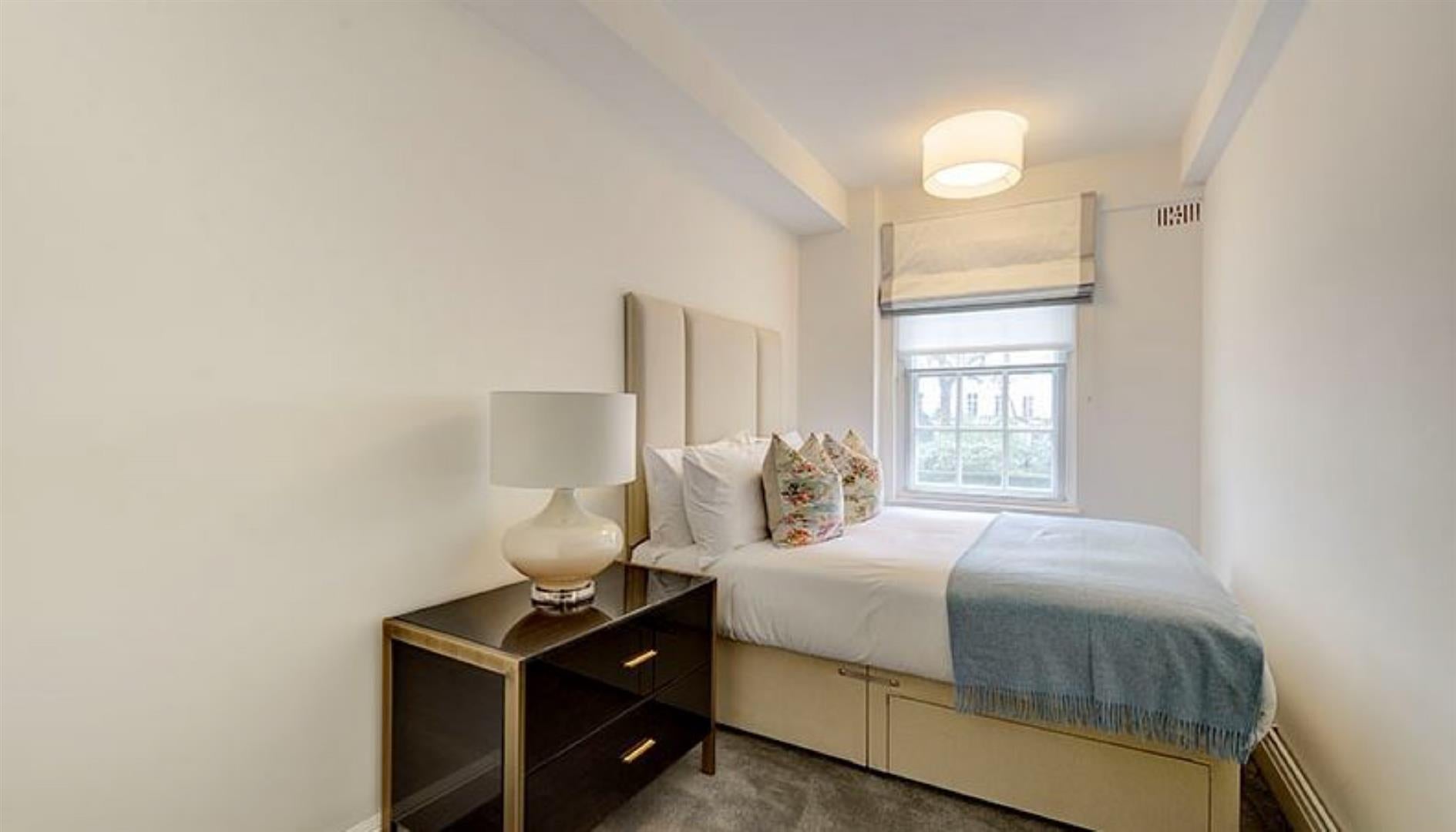 Flat Fulham Road in London