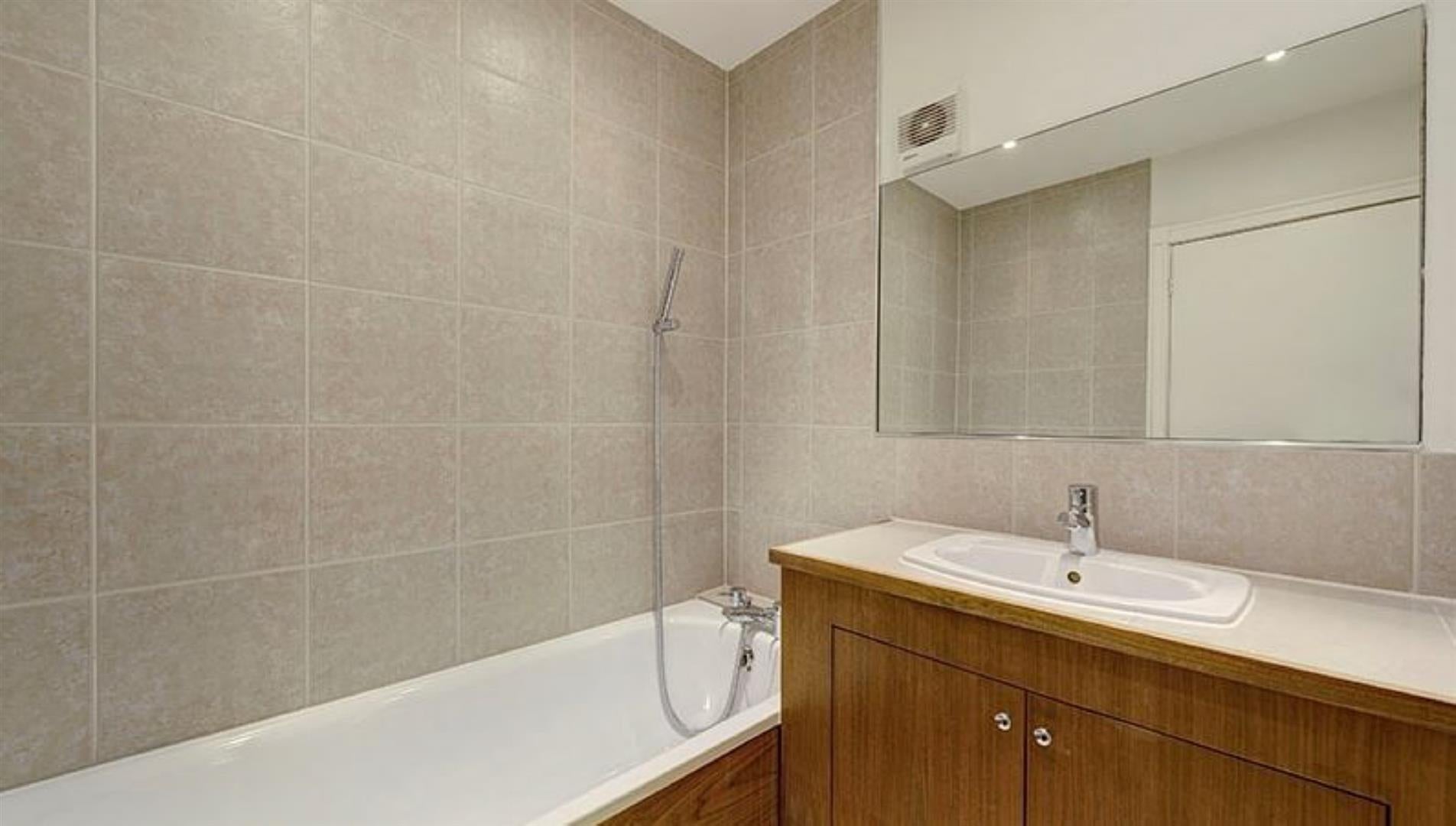 Flat Fulham Road in London