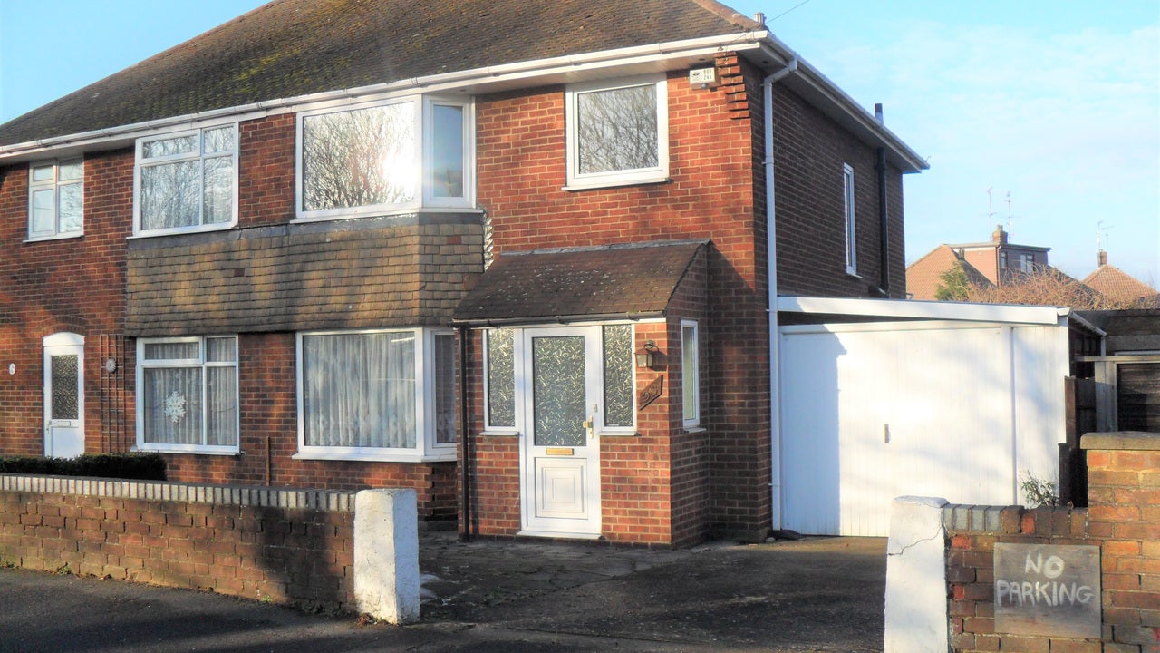 House Austin Road in Luton