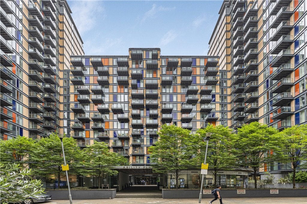 Flat Millharbour in Greater London