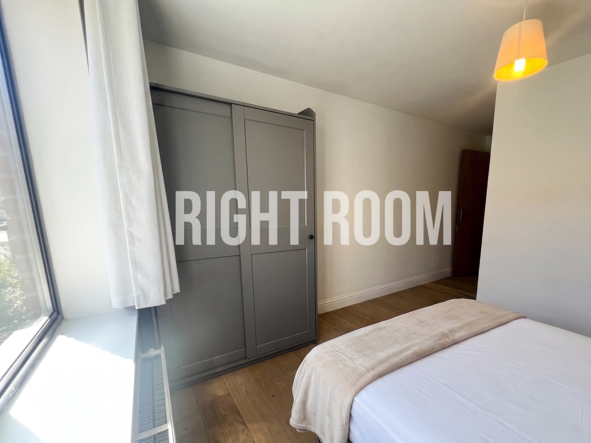 Flat Blenheim Court in London