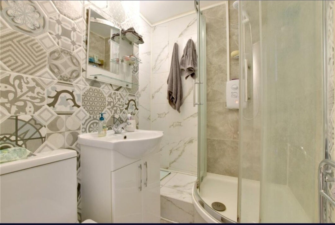 Flat Hevelius Close in Greater London