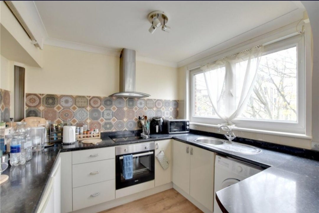Flat Hevelius Close in Greater London