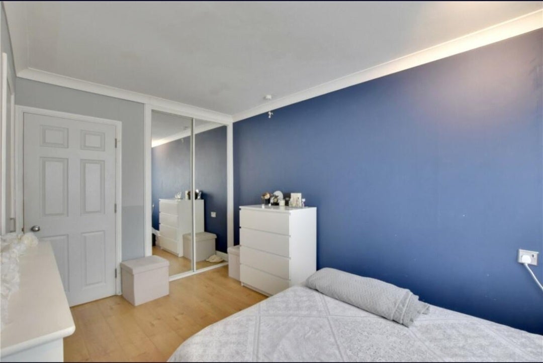 Flat Hevelius Close in Greater London