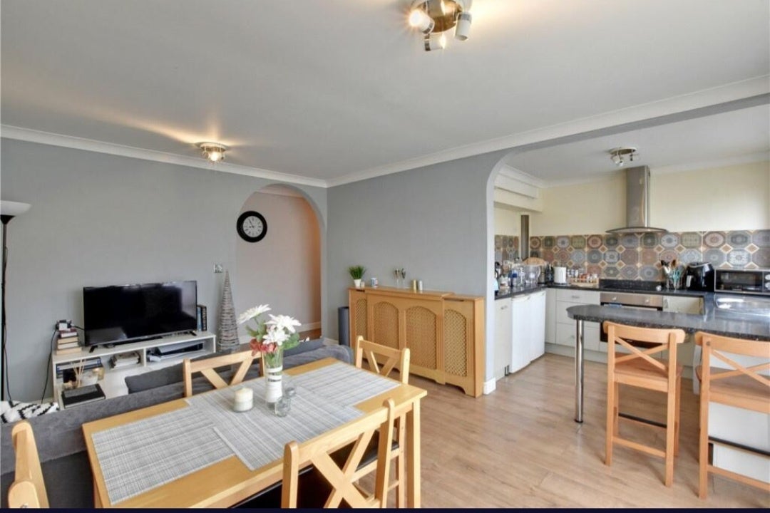 Flat Hevelius Close in Greater London
