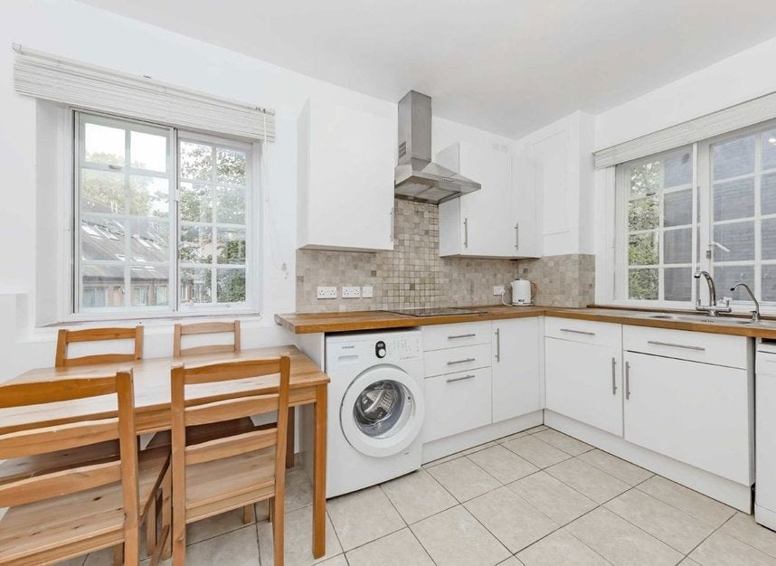 Flat Fitzjohn's Avenue in Greater London