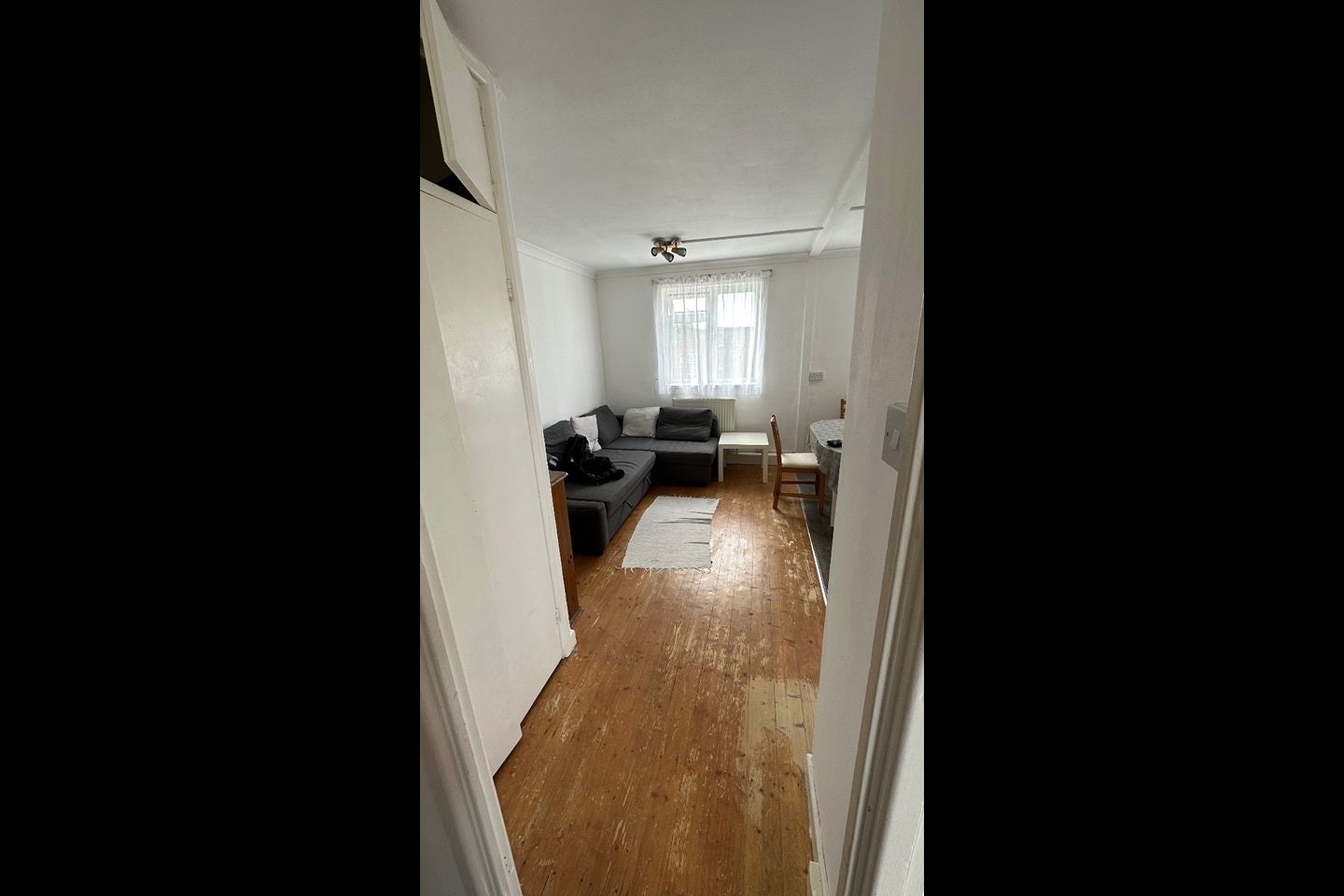 Flat Grafton Road in Greater London