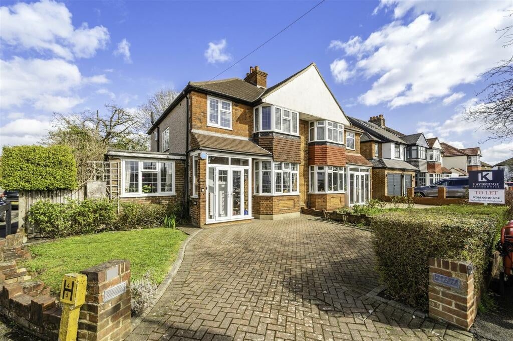 House Sparrow Farm Road in Greater London