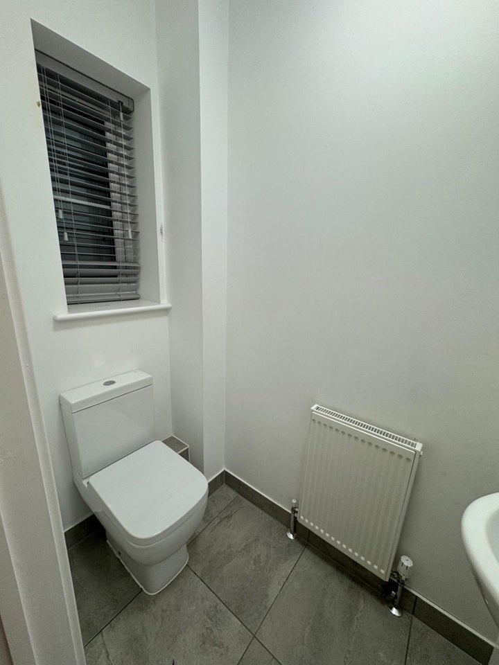House Crammavill Close in Grays