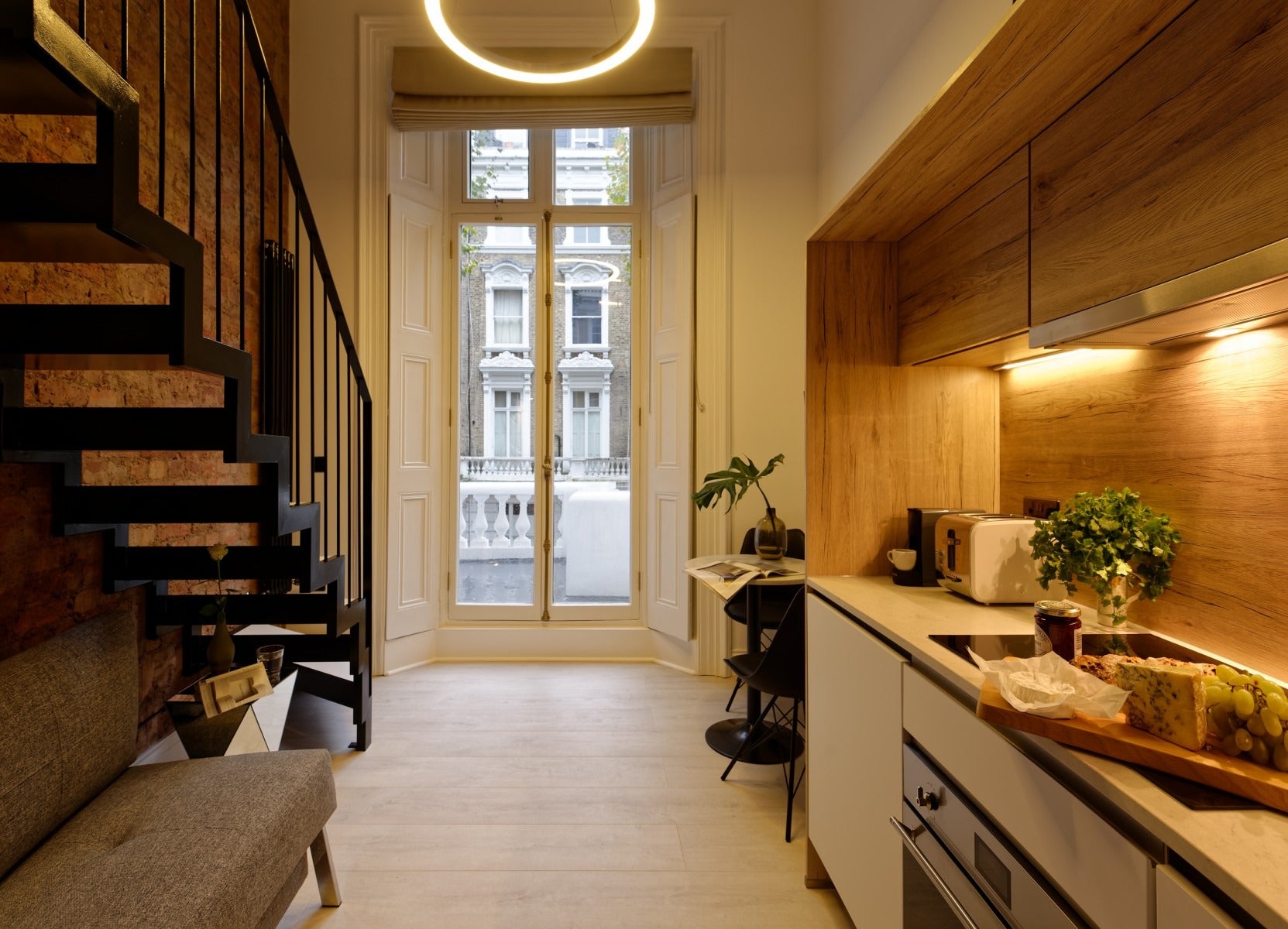 Flat Linden Gardens in Greater London