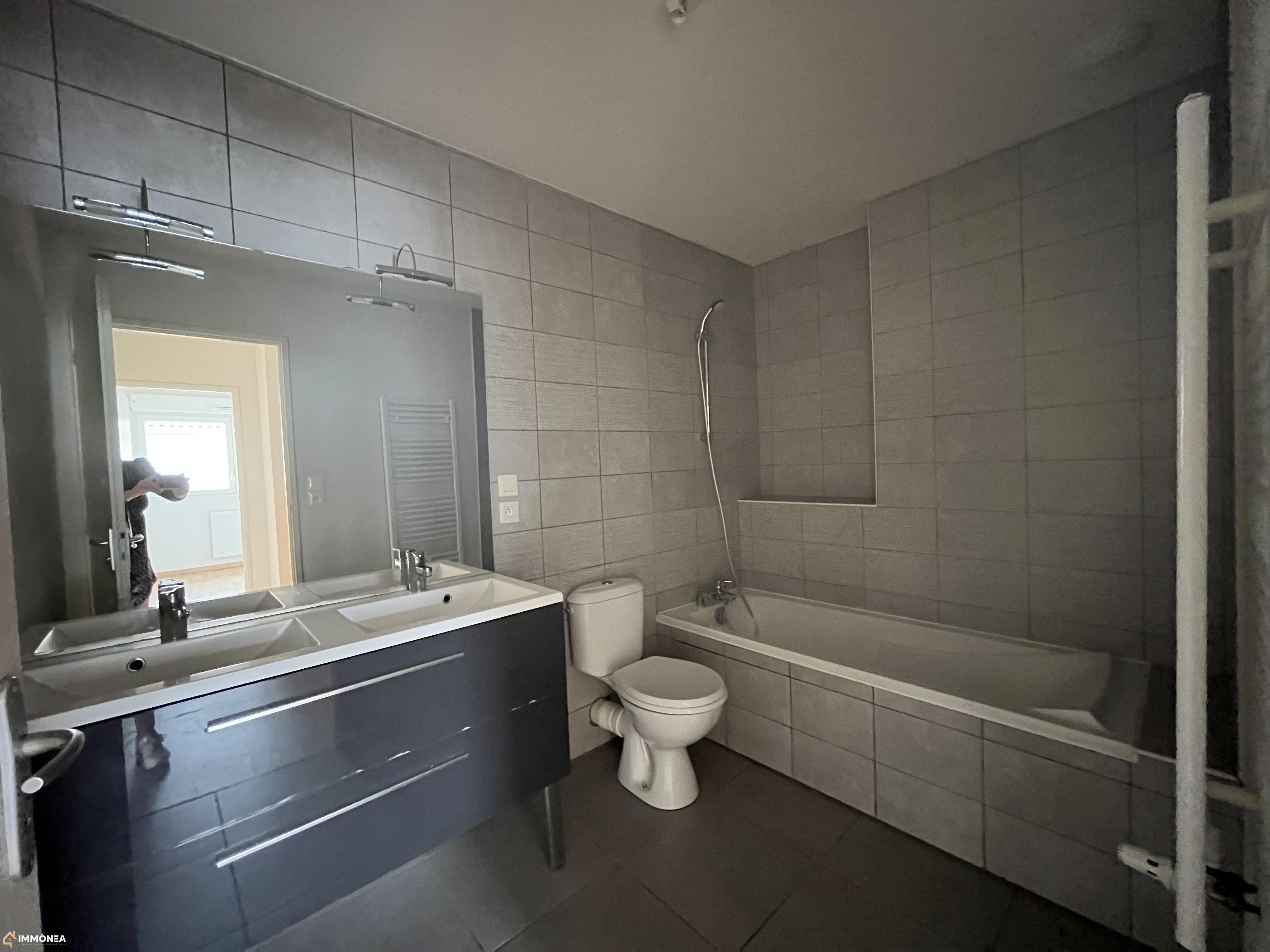 Flat Route de Villeneuve-Tolosane in Roques