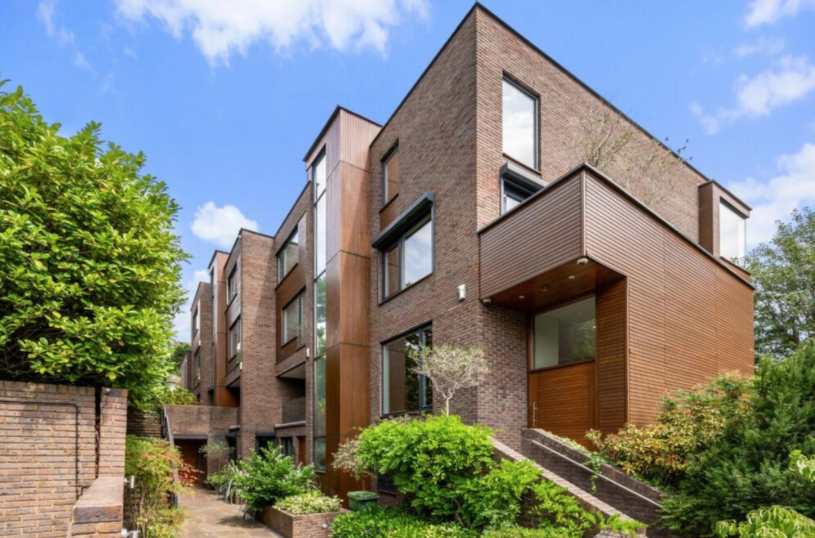 House Tercelet Terrace in Greater London