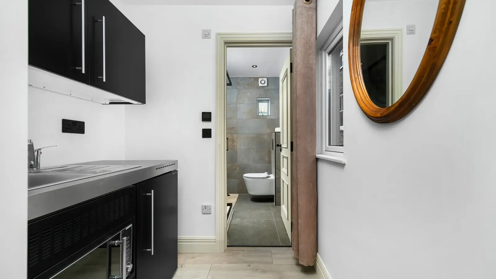 Flat Dorset Road in Greater London