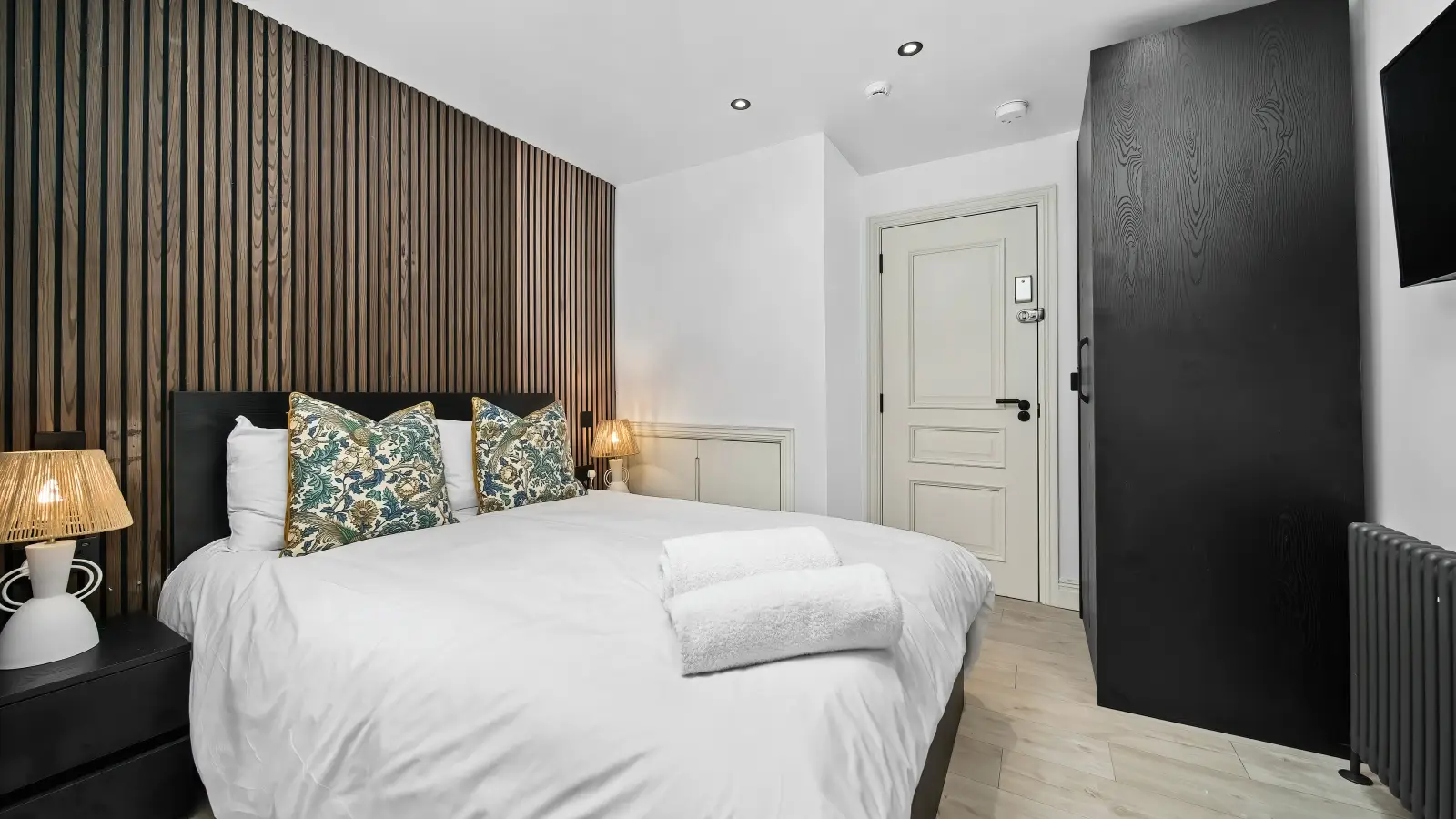 Flat Dorset Road in Greater London