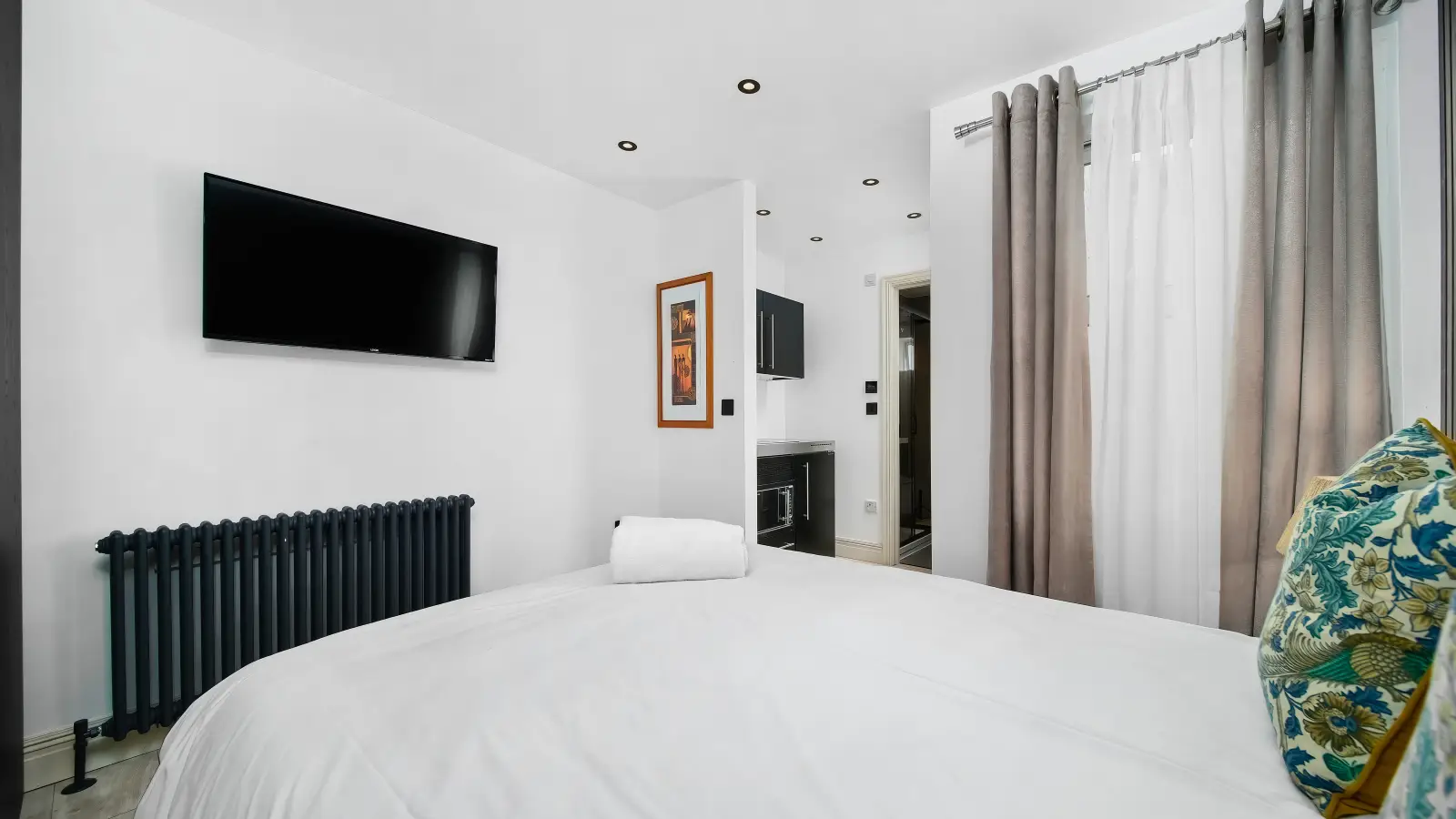 Flat Dorset Road in Greater London