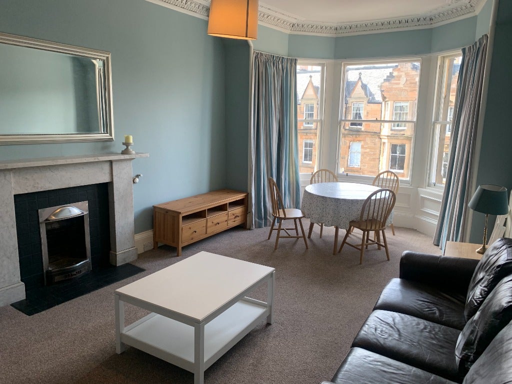 Flat Marchmont Crescent in City of Edinburgh
