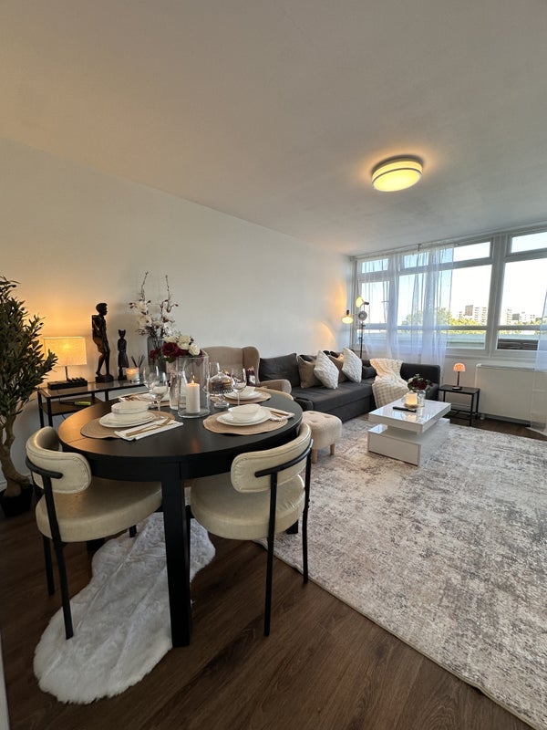 Room Grant Road in Greater London