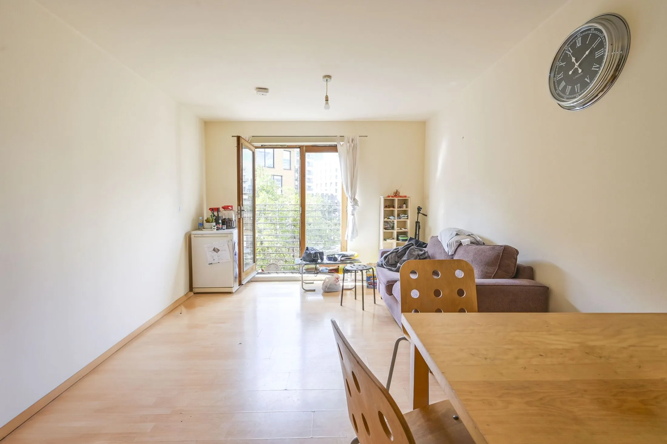 Flat Ashton Street in Greater London