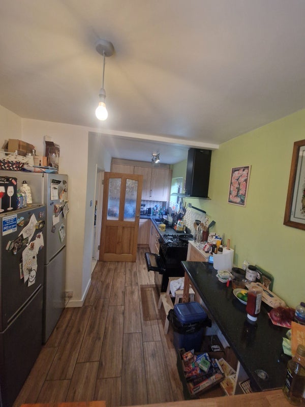 Room Reney Avenue in Sheffield