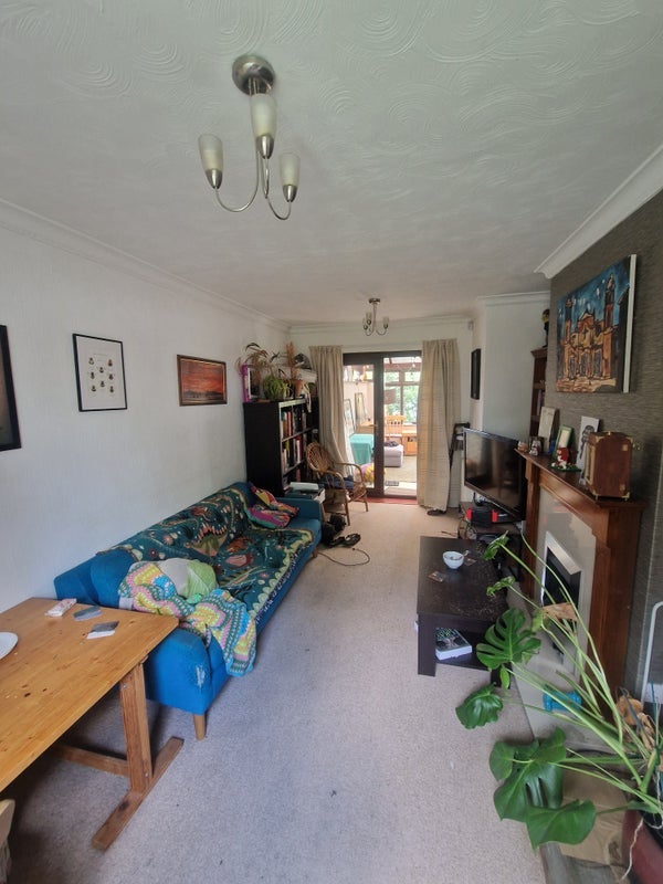 Room Reney Avenue in Sheffield