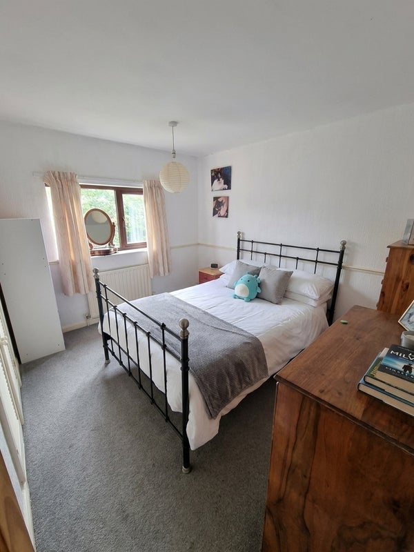 Room Reney Avenue in Sheffield