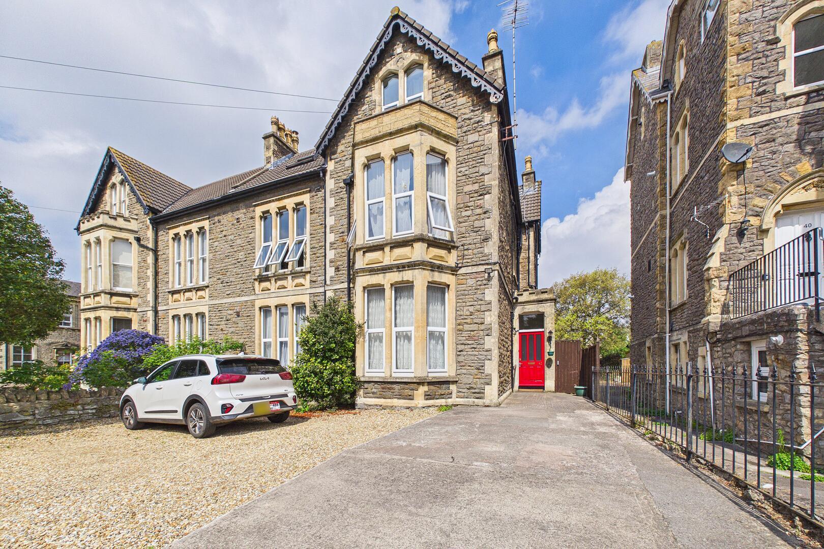 Room Central Way in Clevedon