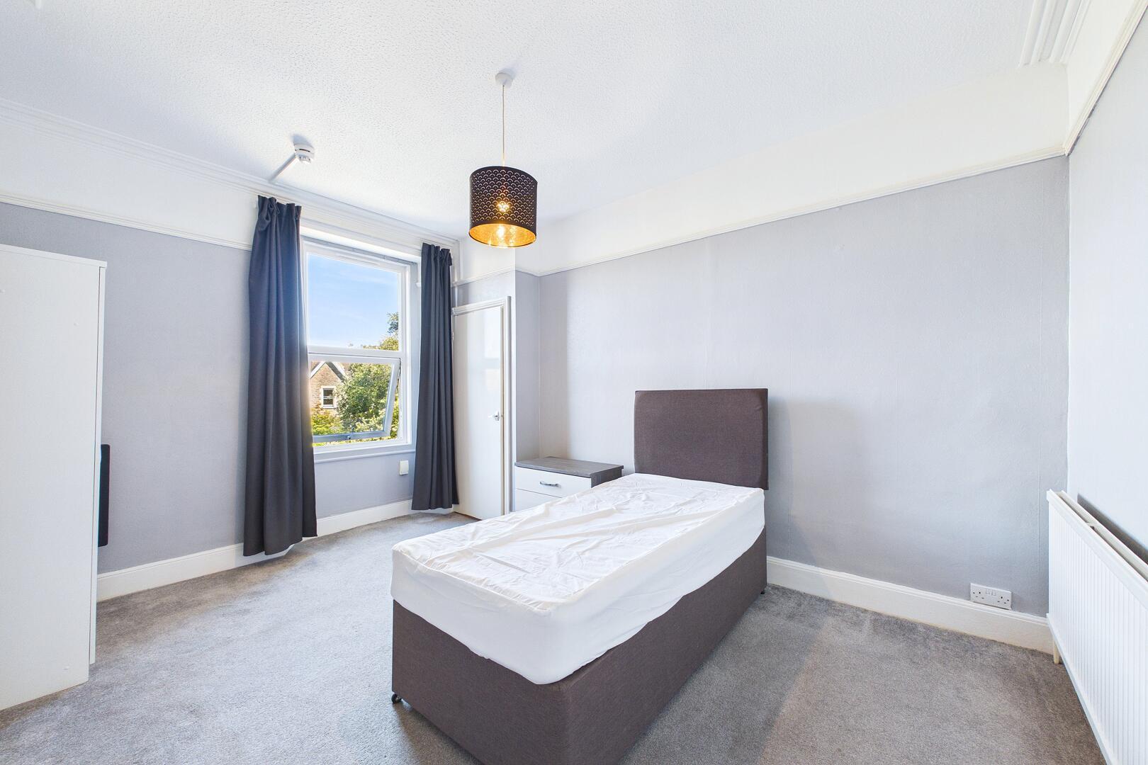 Room Central Way in Clevedon