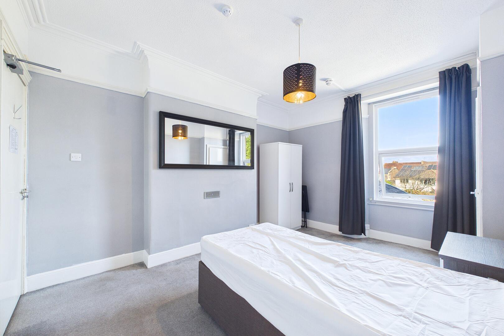 Room Central Way in Clevedon