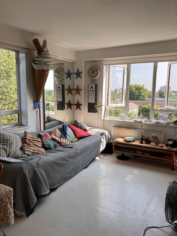 Flat Clifton Road in Greater London