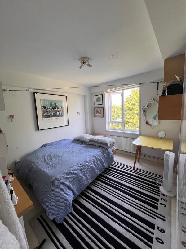 Flat Clifton Road in Greater London