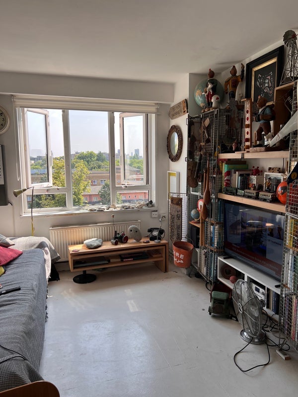 Flat Clifton Road in Greater London
