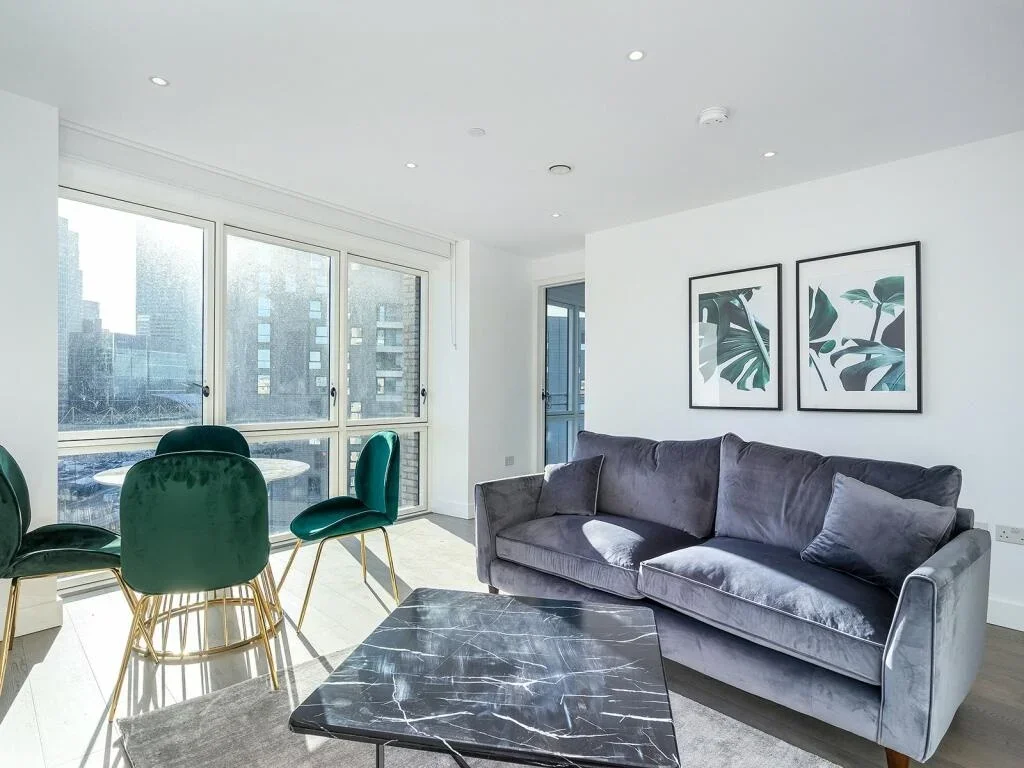 Flat Arniston Way in Greater London