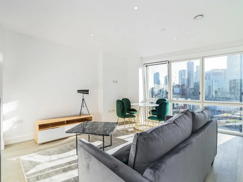 Flat Arniston Way in Greater London