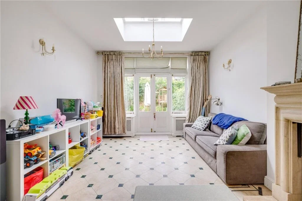 House Cloncurry Street in Greater London