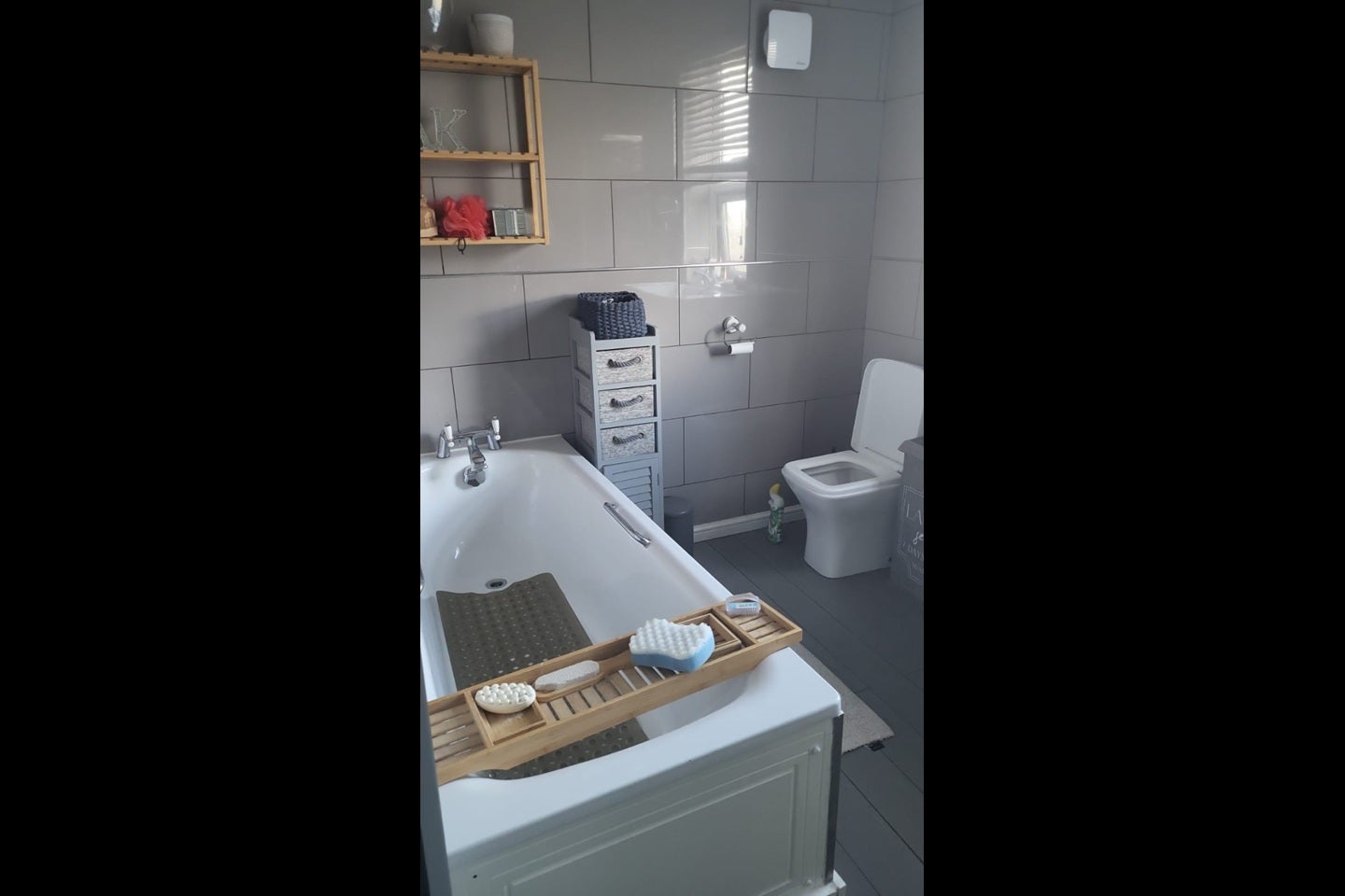 Room Athol Road in Greater London