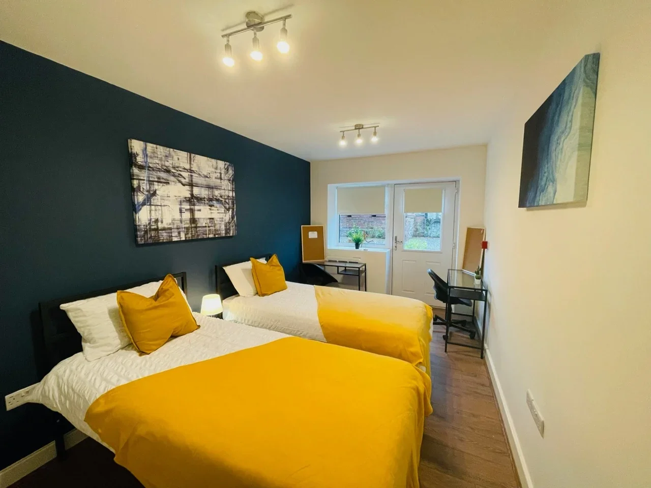 Room Brompton Street in Chadderton