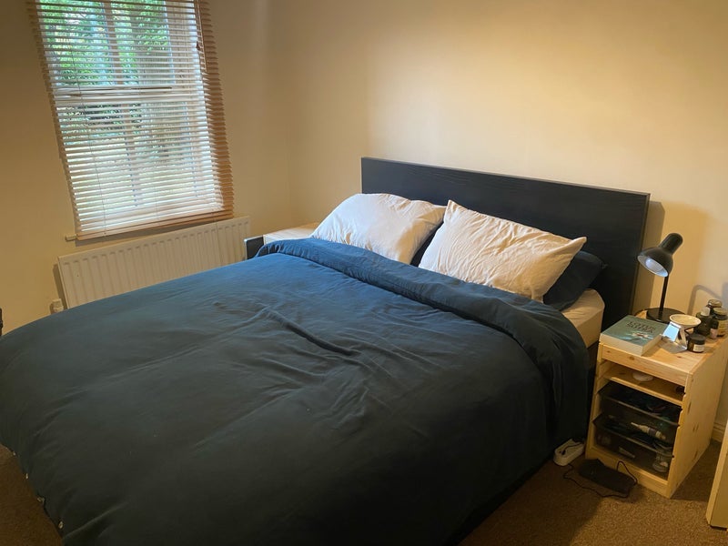 Room Highfield Close in Greater London
