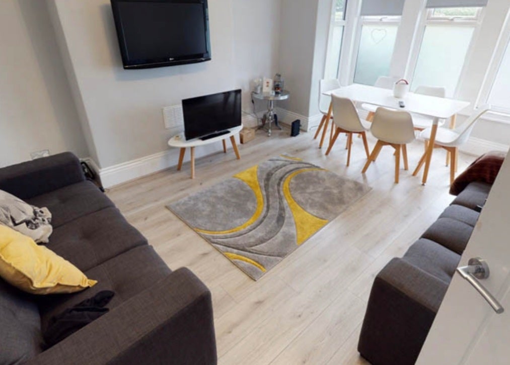 House Estcourt Terrace in Leeds