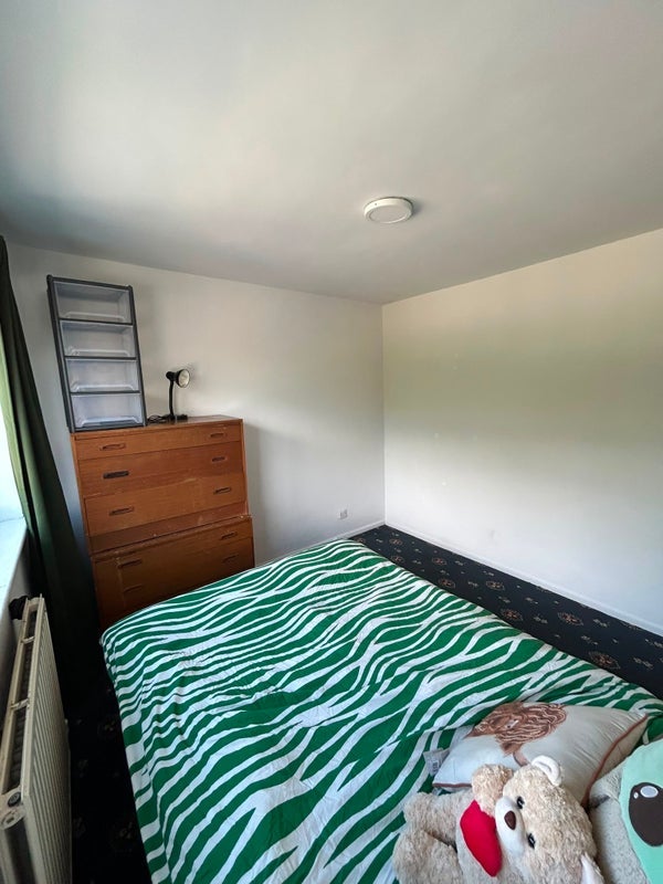 Room Talisman Way in Greater London