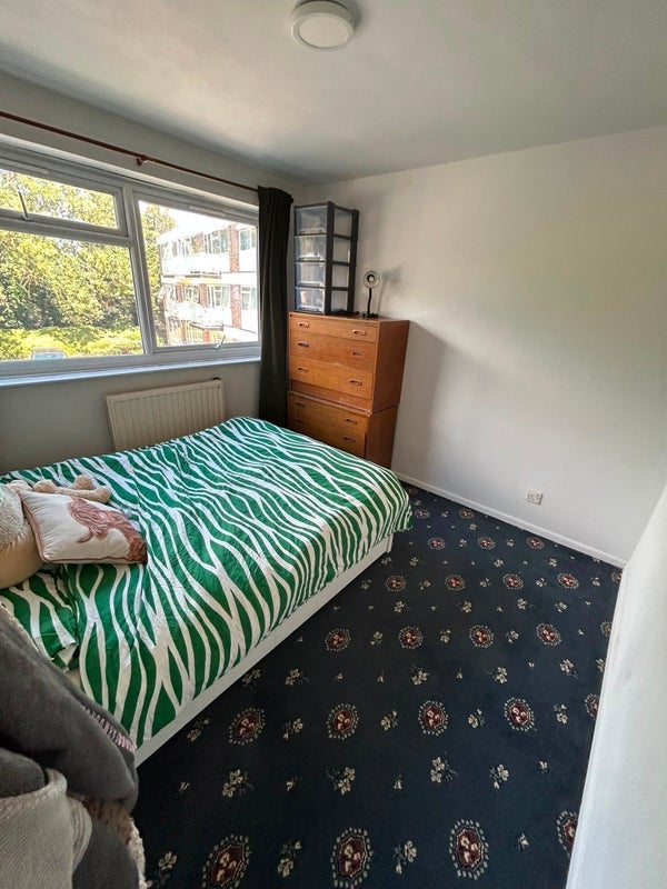 Room Talisman Way in Greater London