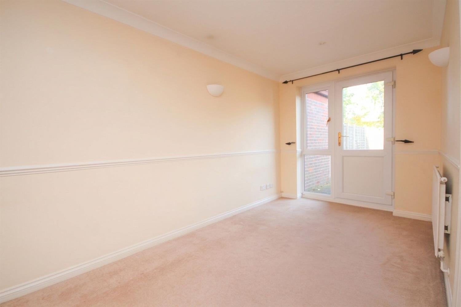 House Coleridge Close in Horsham