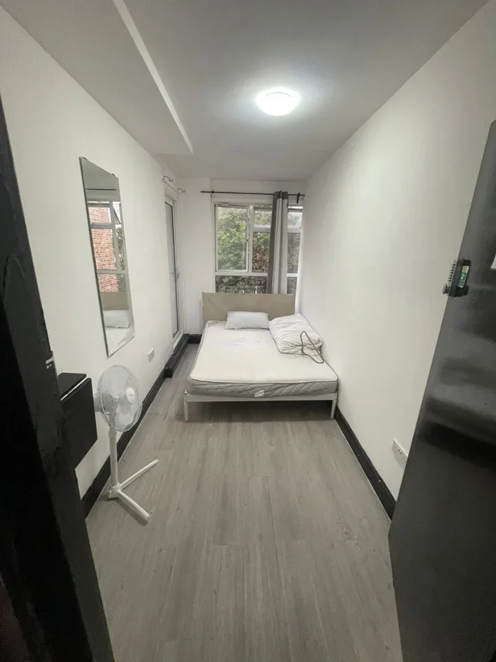 Room Barnardo Gardens in Greater London