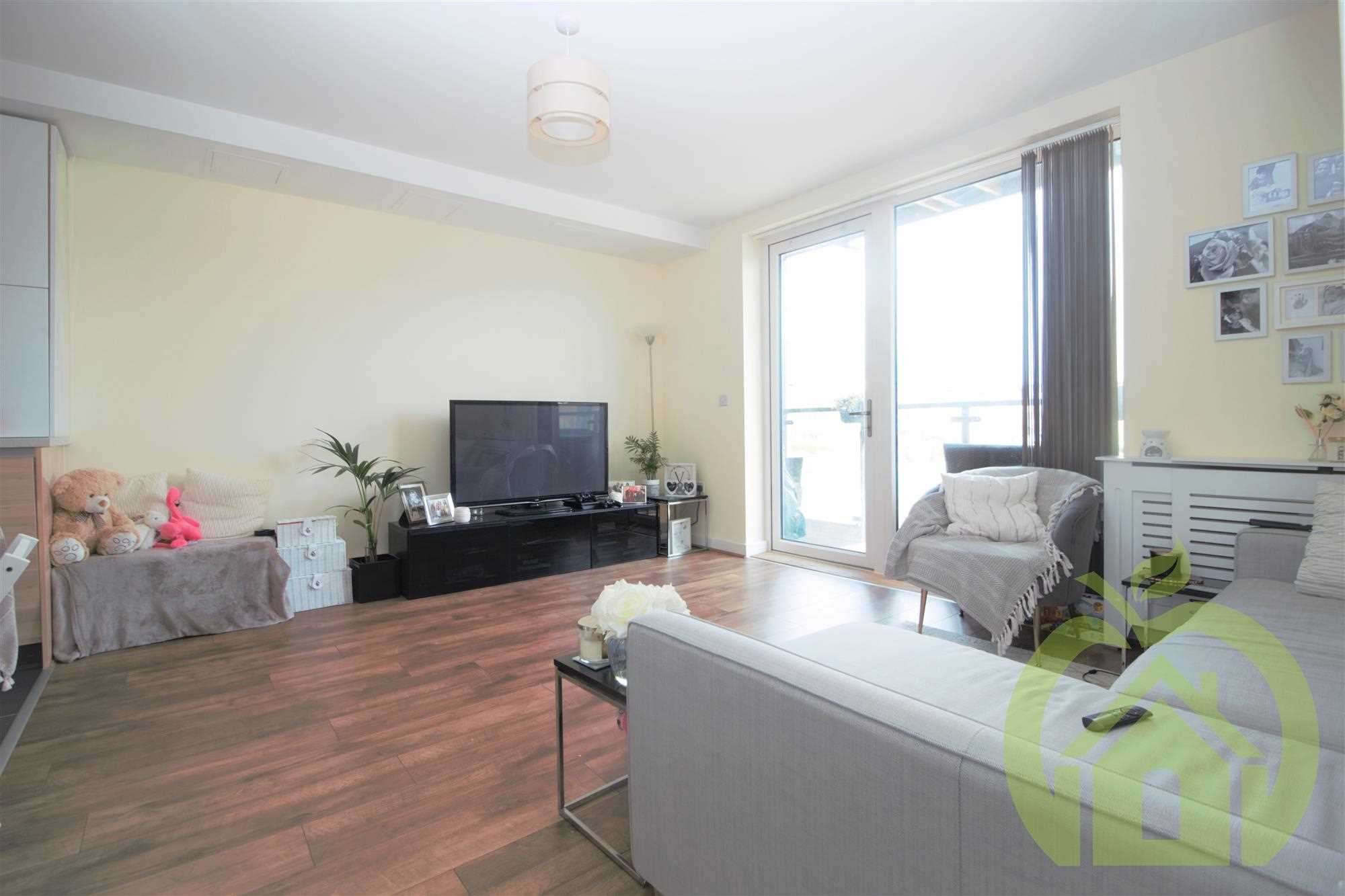 Flat Huntingdon Drive in Greater London