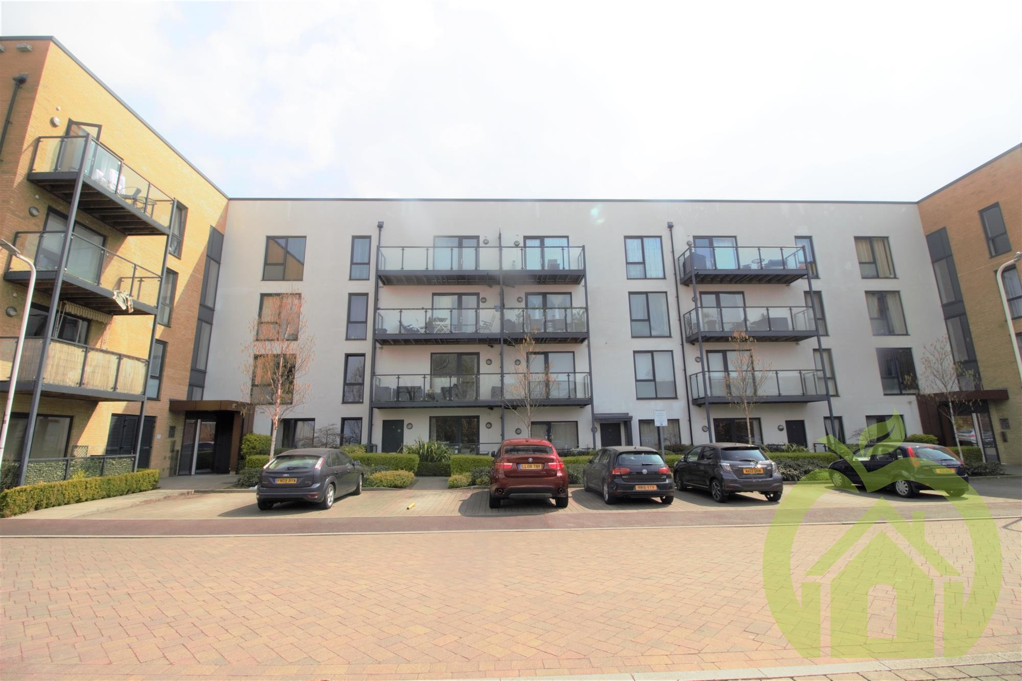 Flat Huntingdon Drive in Greater London