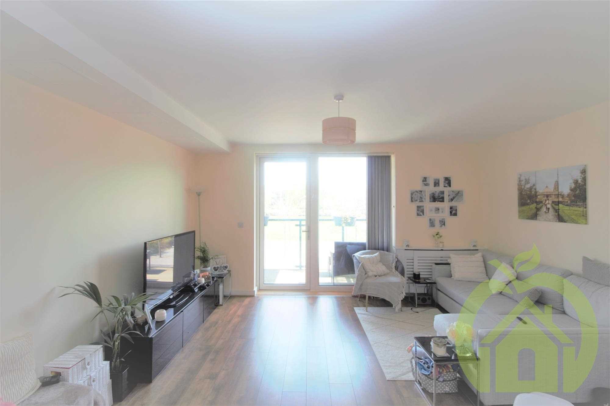 Flat Huntingdon Drive in Greater London