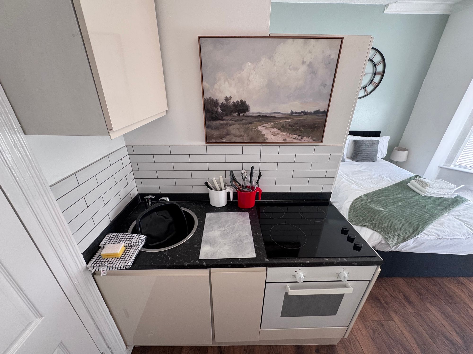 Room Lythalls Lane in Coventry